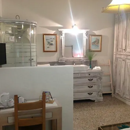 בית הארחה Bb Iaya Art Gallery *