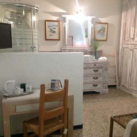 בית הארחה Bb Iaya Art Gallery SantʼAntìoco